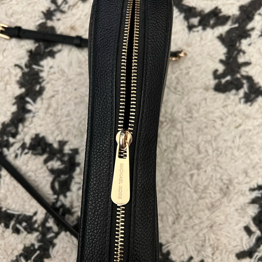 michael kors cross body bag - Picture 3 of 4